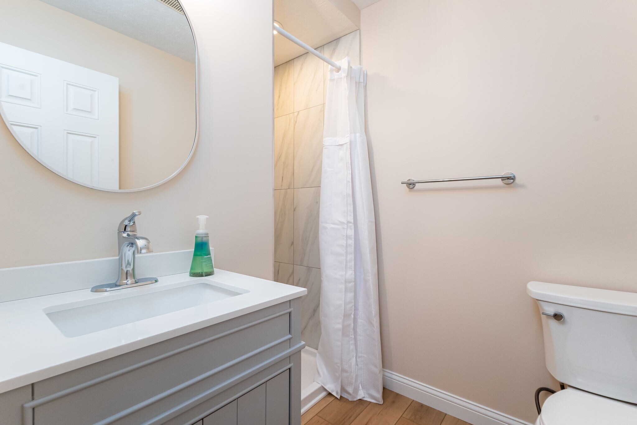 Building Photo - 433 Abbey St