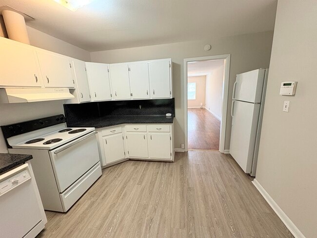 Building Photo - 304 Barbourville Dr