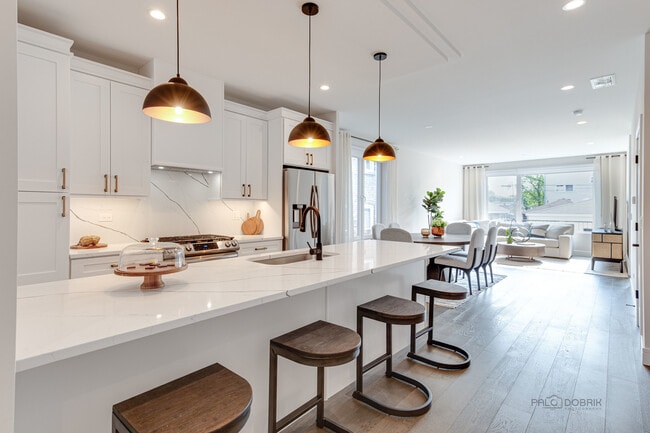 Building Photo - 1304 N Lawndale Ave