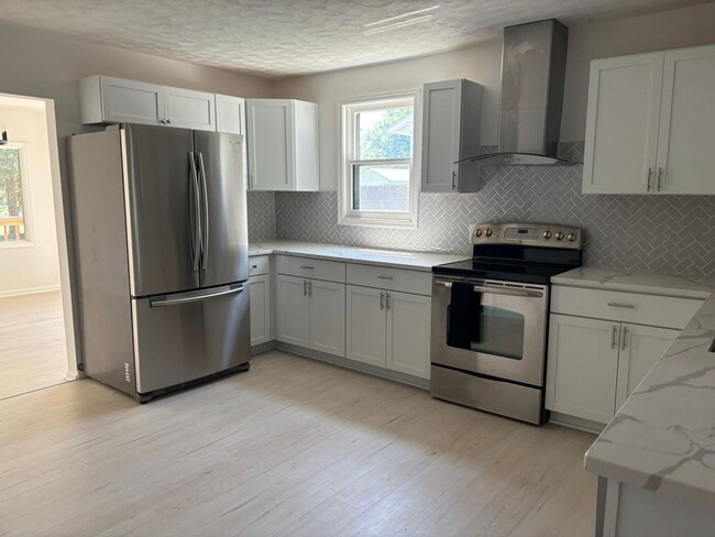 Building Photo - 924 S Madison St