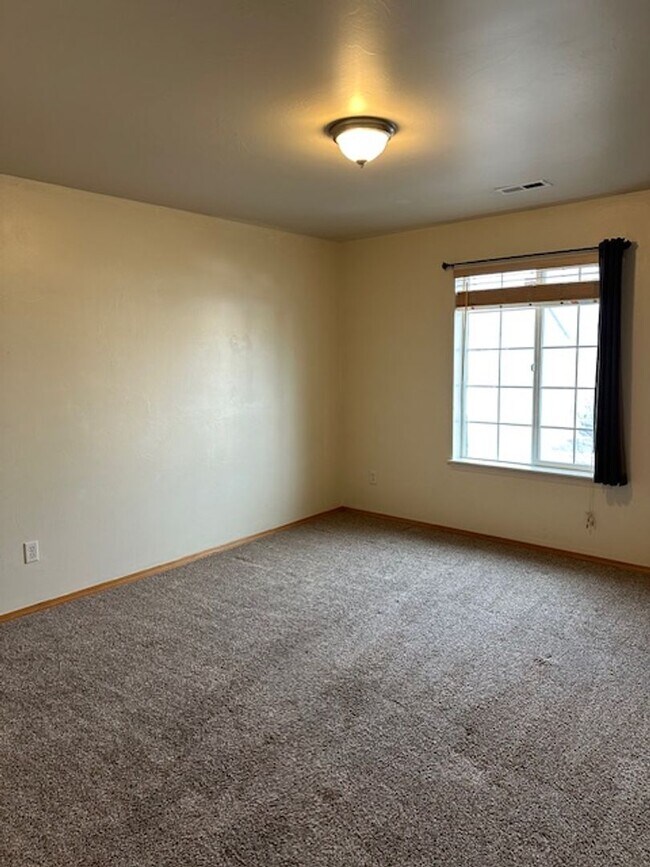 Building Photo - Great 3BR 2BA Home in RiverRock