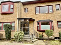 Building Photo - "Lovely Updated Condo in the Sullivan's Gu...