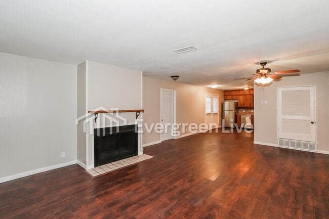 Building Photo - 311 Franklin Dr