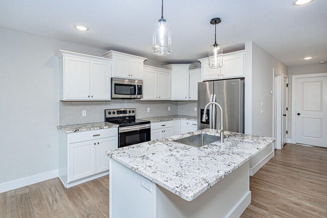 Building Photo - 4919 Kenora Dr