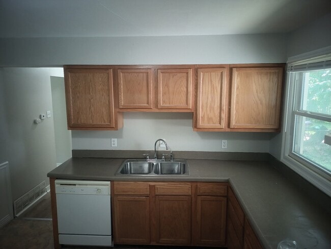 Building Photo - 811 Bella Ln