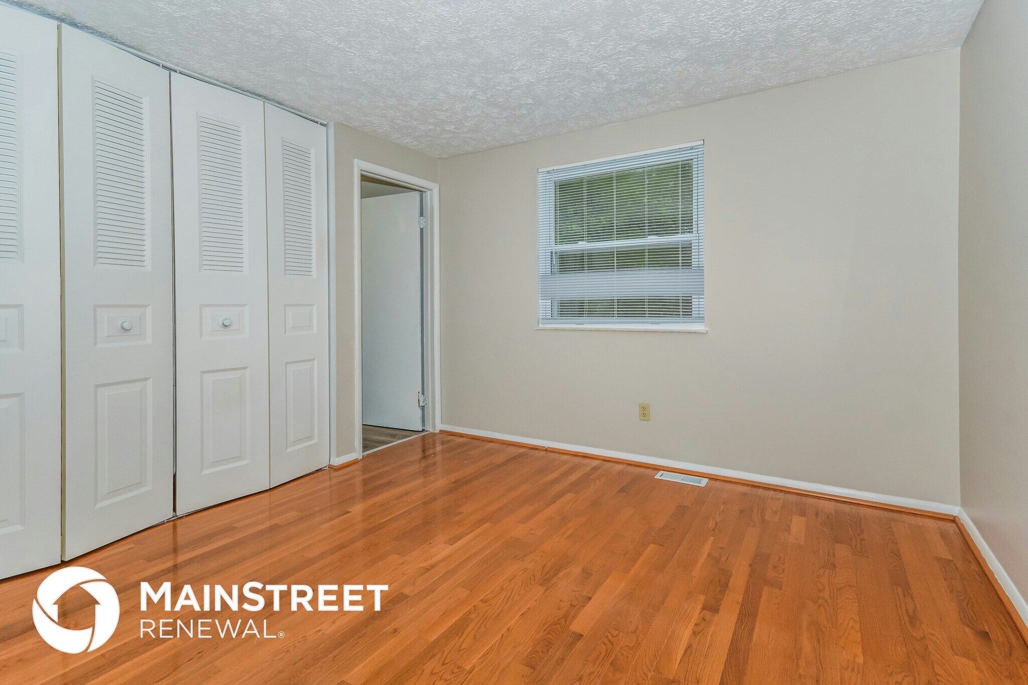 Building Photo - 6839 S Lawndale Ave