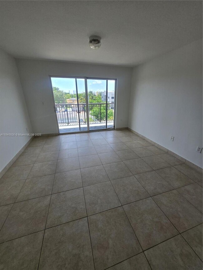 Building Photo - 2647 NW 25th Ave