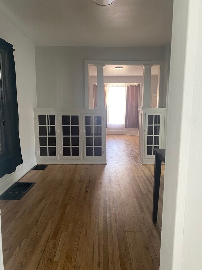 Building Photo - 215 Colorado Ave