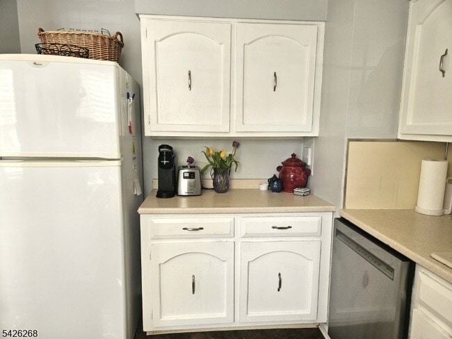 Building Photo - 800 Old Springfield Ave