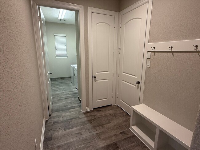 Building Photo - 7414 Evelyn Grv Dr