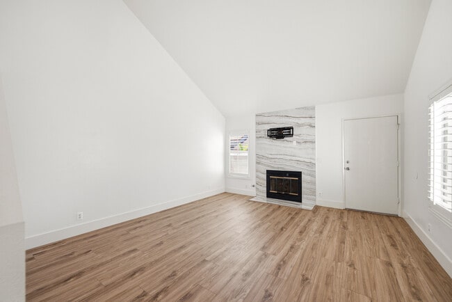 Building Photo - 238 Via Colinas