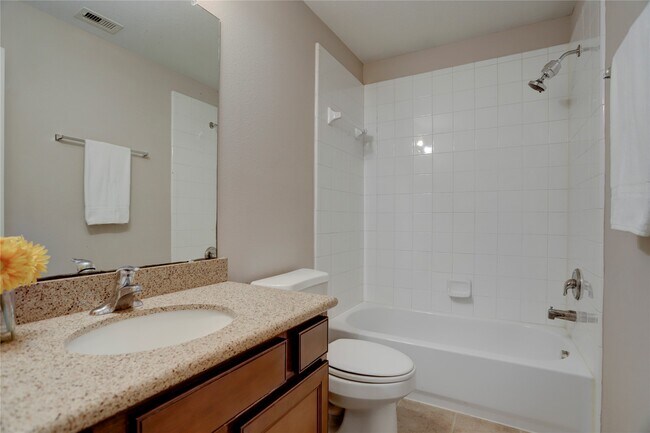 Building Photo - 13419 Sunset Bay Ln