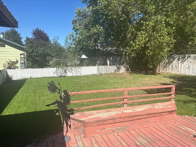 Building Photo - 2137 S Belair Dr