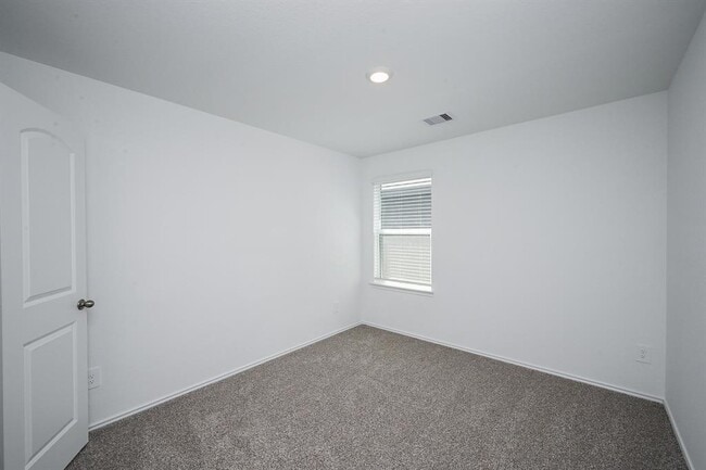 Building Photo - 16738 Paintbrush Holw Ln