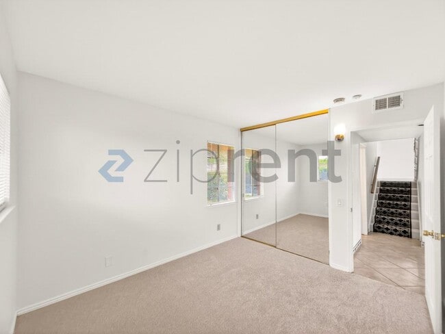 Building Photo - 9534 Swinton Ave