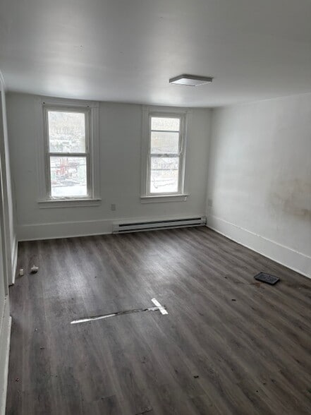 Bedroom Front w, bathroom - 105 W Ridge St