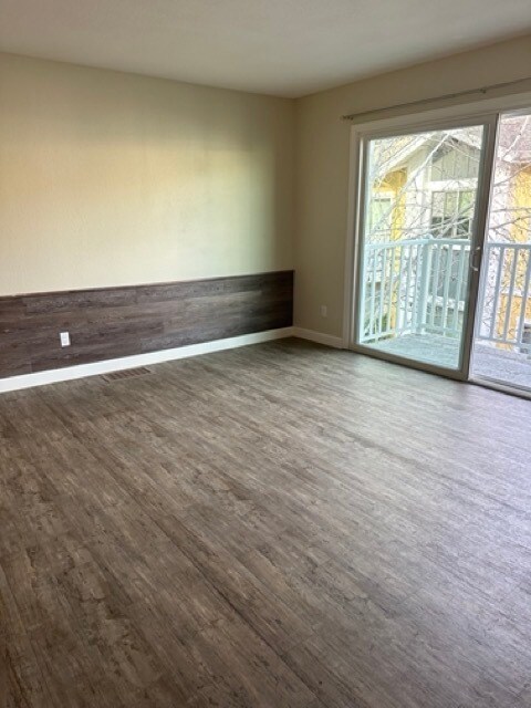 Building Photo - 755 14th Ave