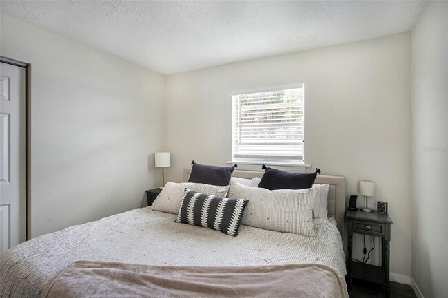 Building Photo - 4602 W Hawthorne Rd