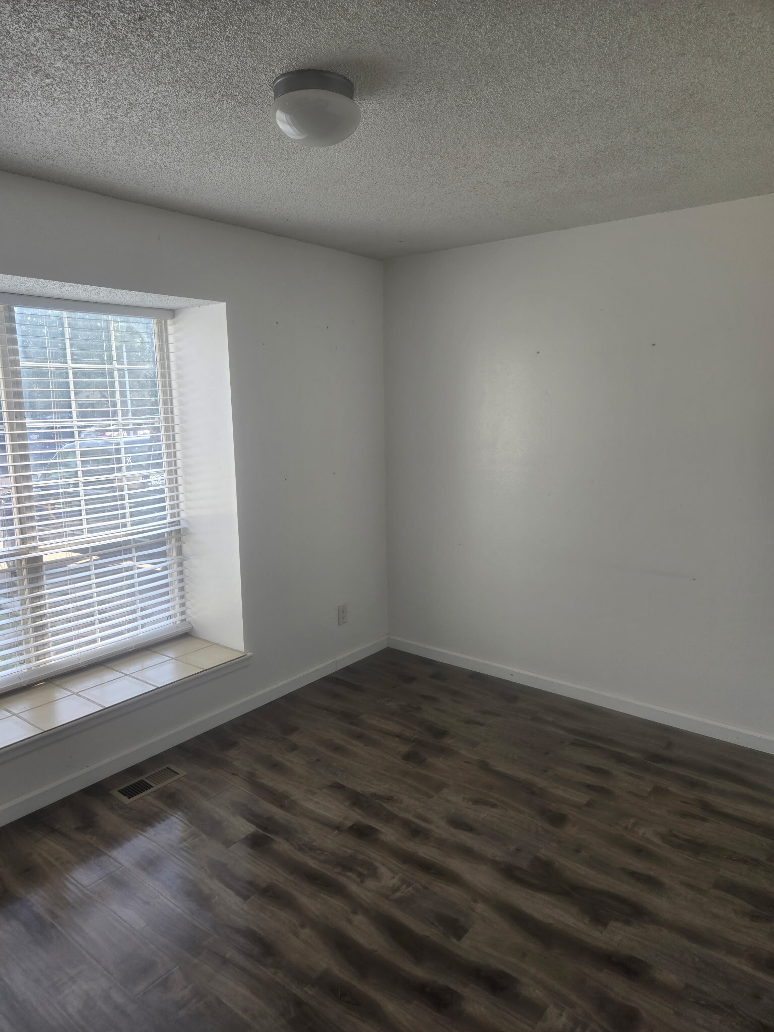 Dining Room - 793 S Mobile St