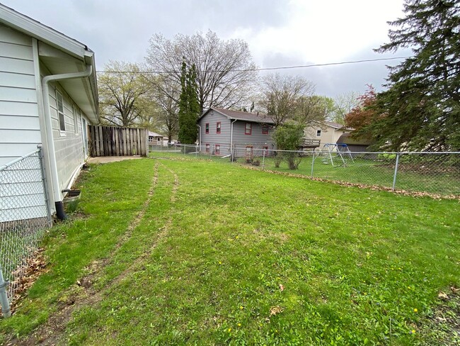 Building Photo - 1807 Upton Ave