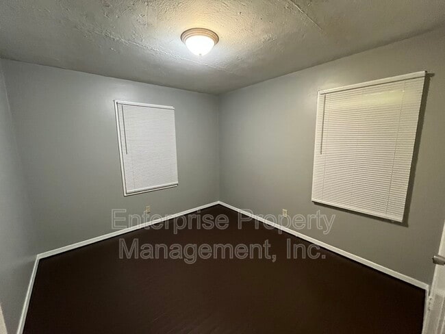 Building Photo - 2054 Pueblo Ave