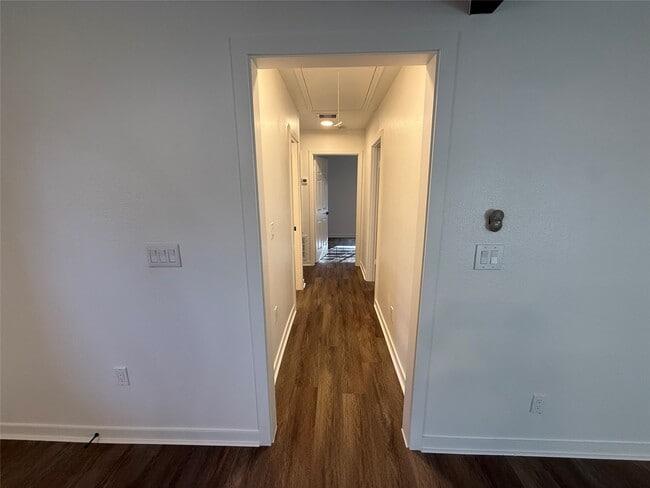 Building Photo - 4111 Beran Dr