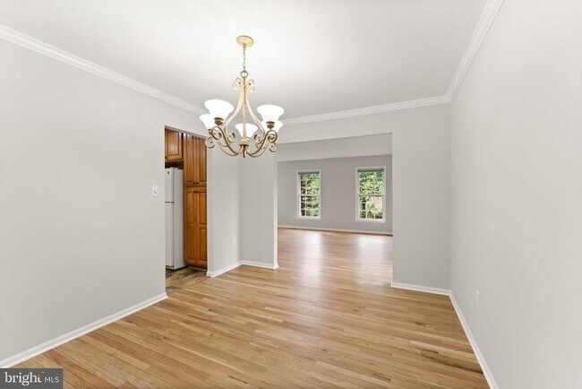 Building Photo - 2660 Oakton Glen Dr