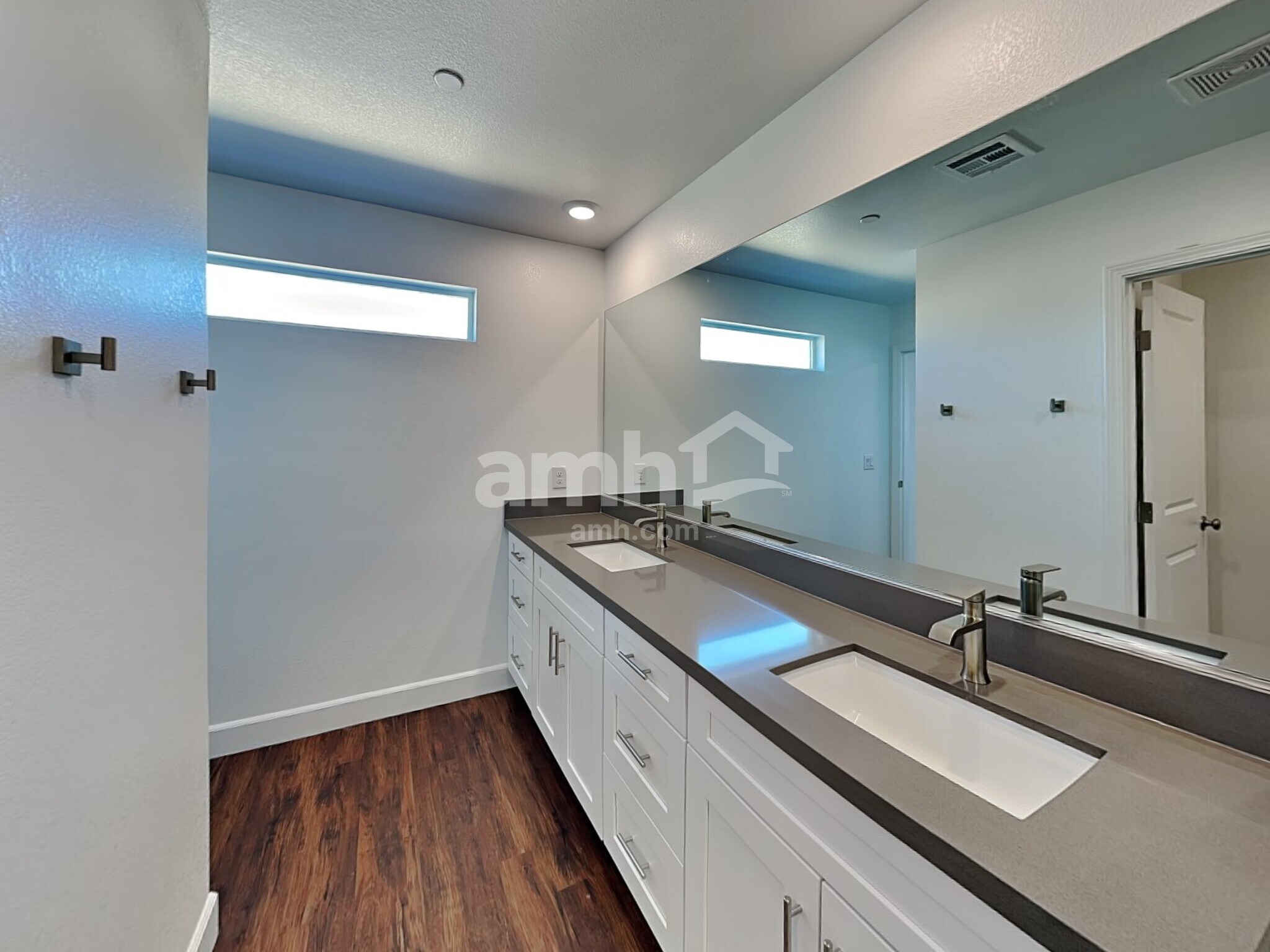 Building Photo - 100 Island Plumeria Ln