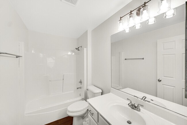 Building Photo - 2325 Summerlin Dr