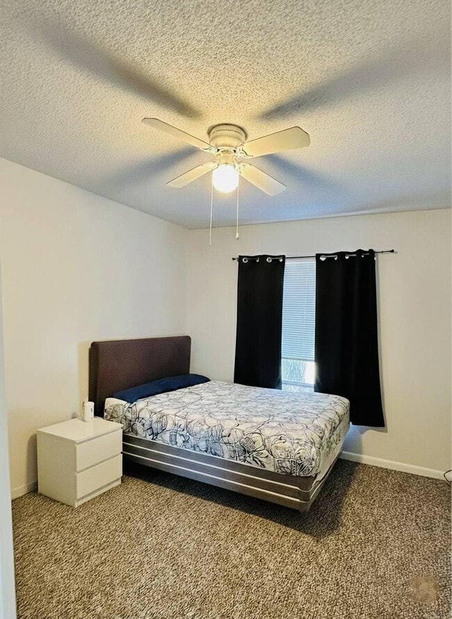 Building Photo - 130 Cypress Way W