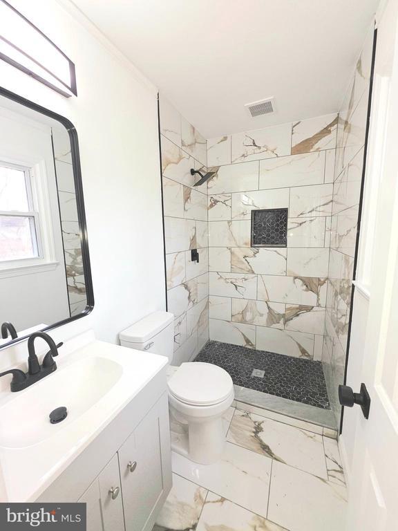 Building Photo - 12817 Lampton Ln