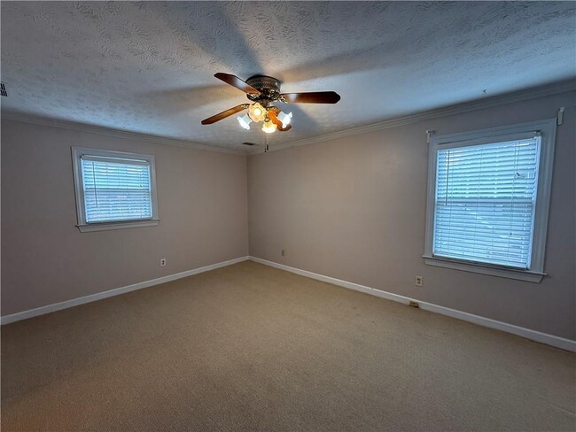 Building Photo - 3209 Henderson Walk