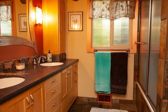 Building Photo - 3805 Marine Way