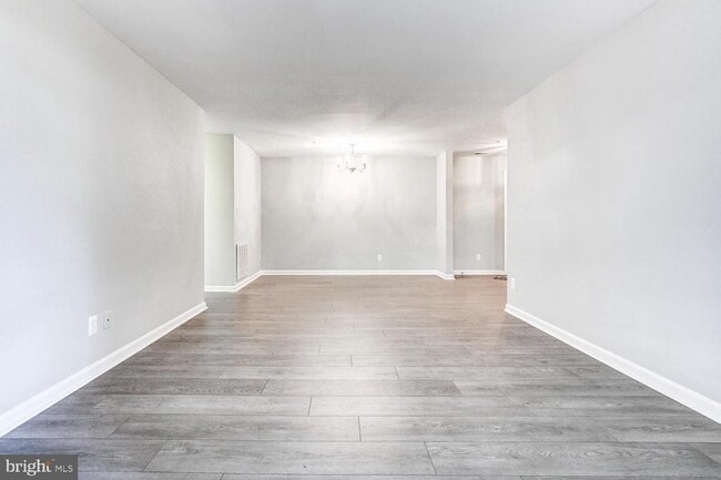 Building Photo - 1301 Sheridan Pl