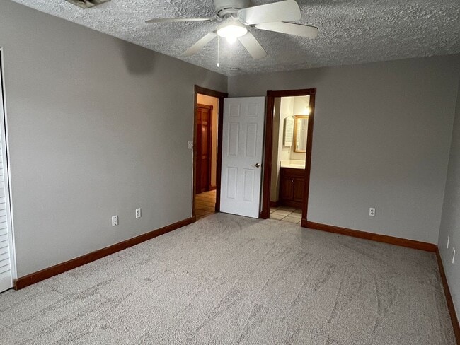 Building Photo - MARINERS POINTE CONDOS     -   HOA