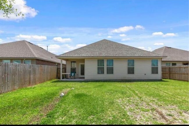 Building Photo - 2245 N Lake Michele Cir