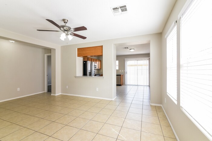 Building Photo - 8140 E Obispo Ave