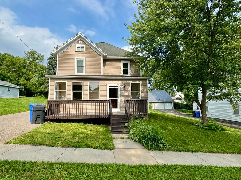 Primary Photo - 228 Scott St