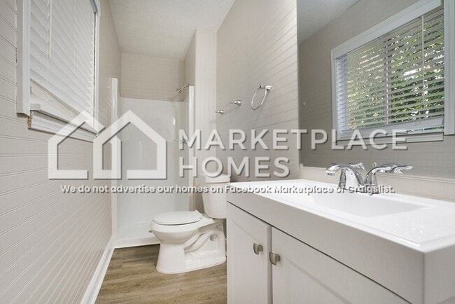 Building Photo - 1051 Scott Rd