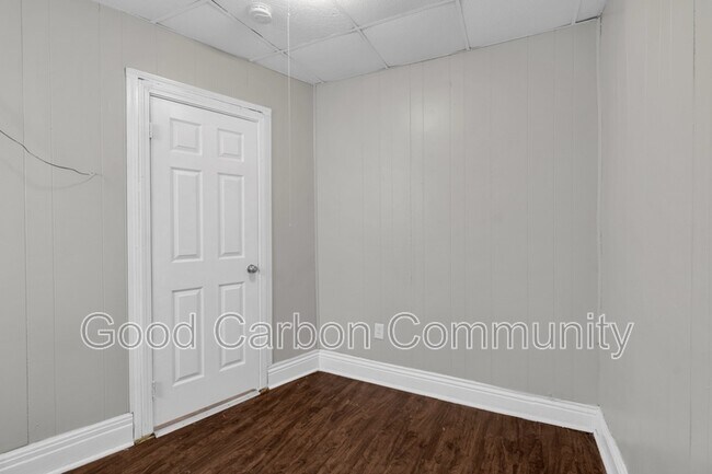 Building Photo - 357 Vermont St