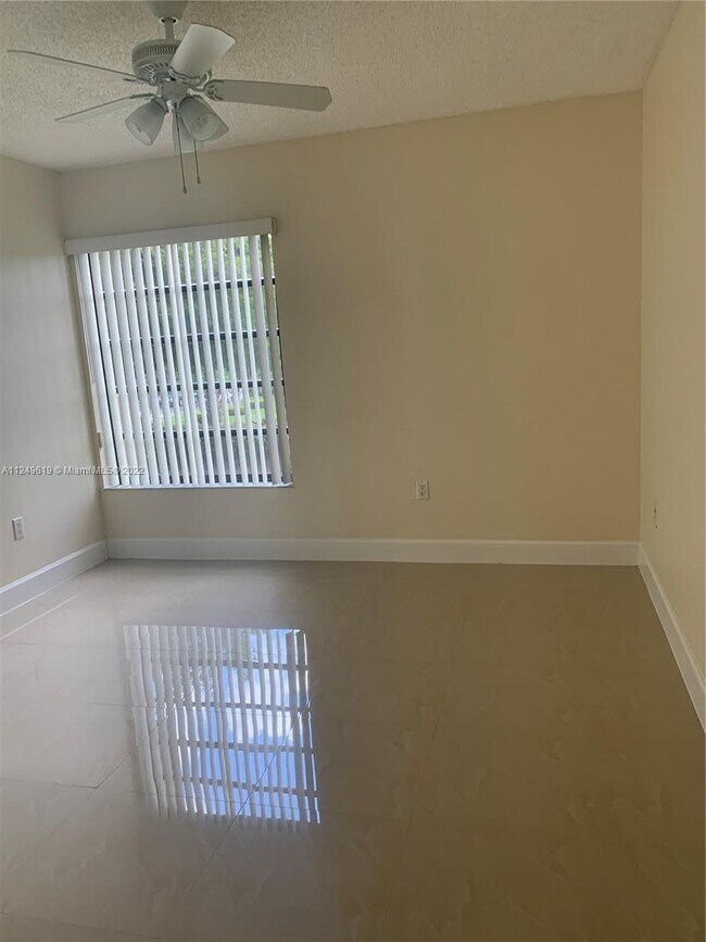 Building Photo - 5800 SW 127th Ave