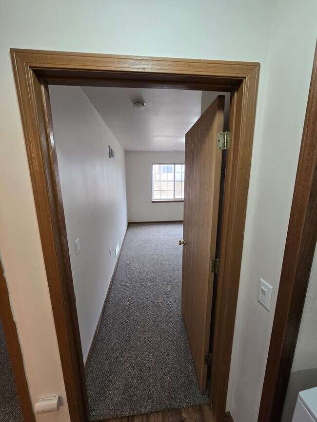 Building Photo - 1001-1017 Rockefeller Ln