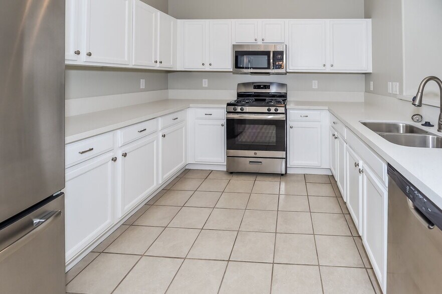 Building Photo - 5934 Aimless St