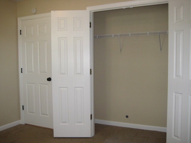 Building Photo - 1383 River Ridge Dr