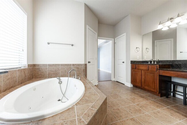 Building Photo - 28506 Woodlark Dr