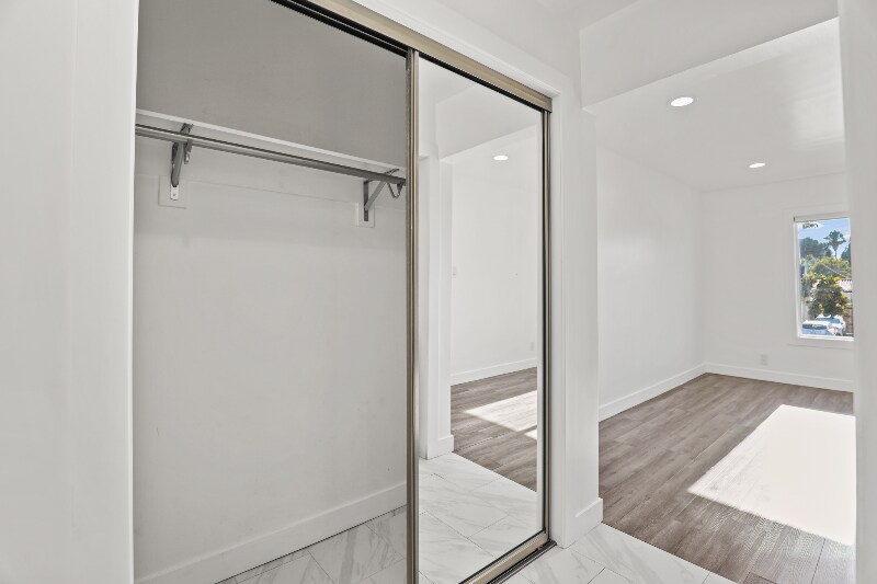 Building Photo - 1101 N Flower St