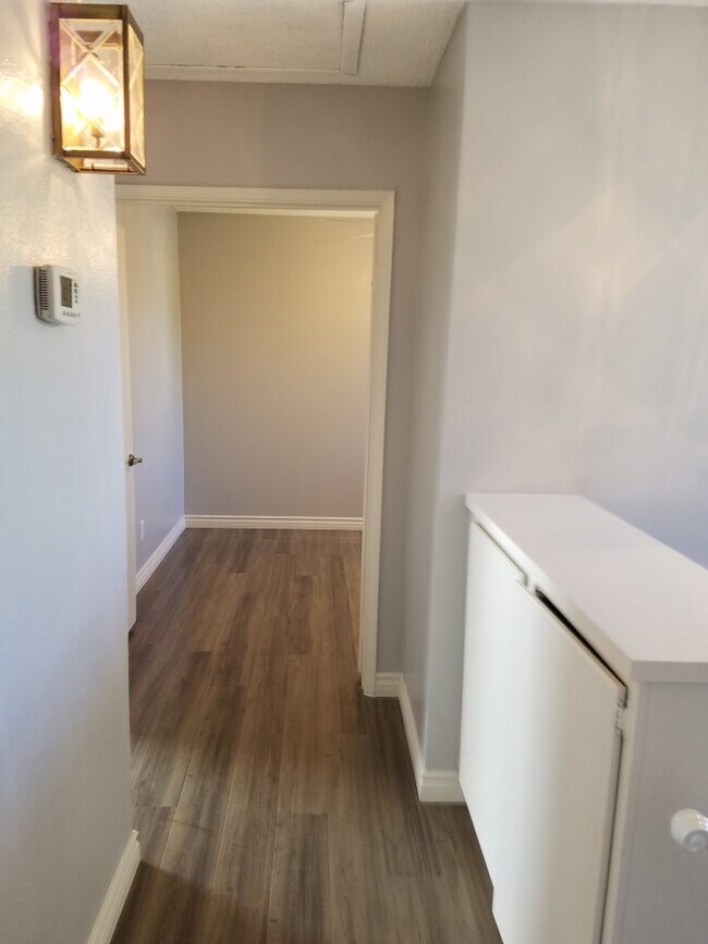 Building Photo - 7147 Abbeyville Dr