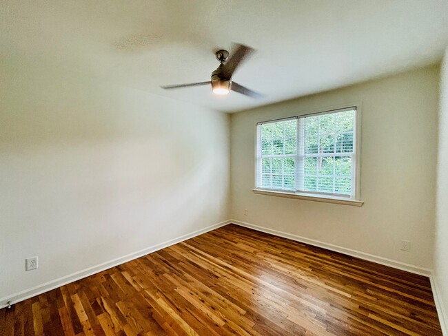 Hardwood Flooring and Ceiling Fan - Shamrock Gardens Apartments