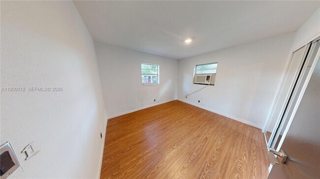 Building Photo - 404 NW 21st Terrace