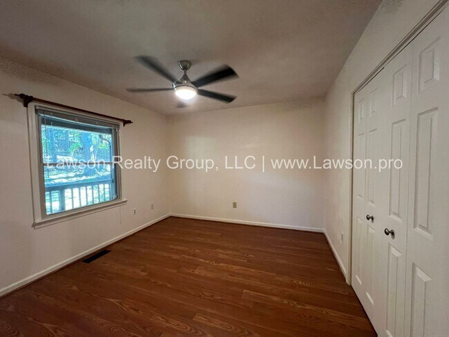 Building Photo - Nature Lover's Paradise-Easy Access to Vin...